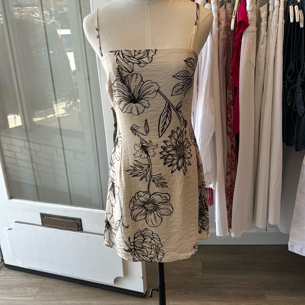 OVERSIZED SHRT SLV TOP & MINI DRESS SET. 80% RAYON 20% NYLON.